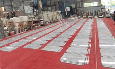 Countertops tal-kamra tal-banju tal-irħam griż