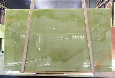 Jade   Aħdar   Onyx