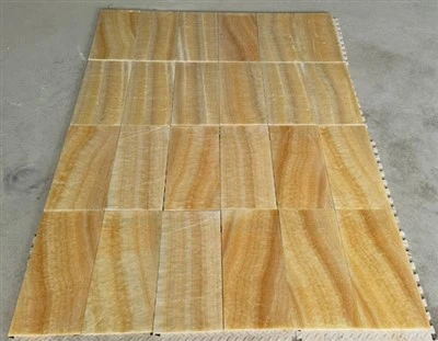 Madum tal-Onyx isfar
