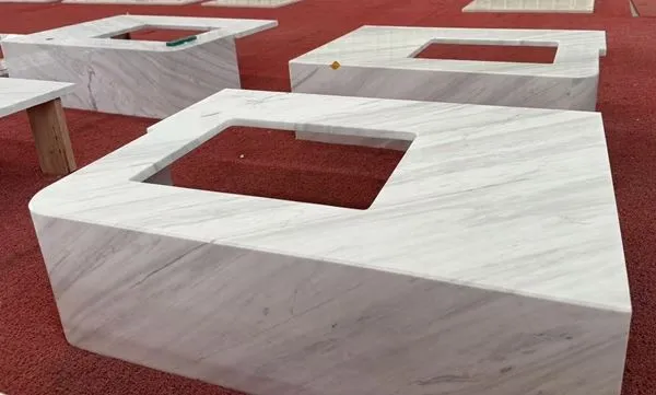 L-irħam abjad tal-vanity top